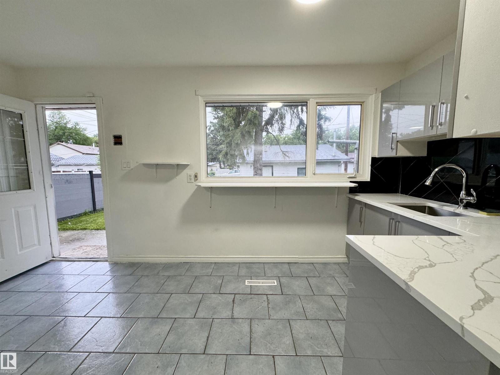 16415 106 Av Nw, Edmonton, Alberta  T5P 0X1 - Photo 12 - E4461409