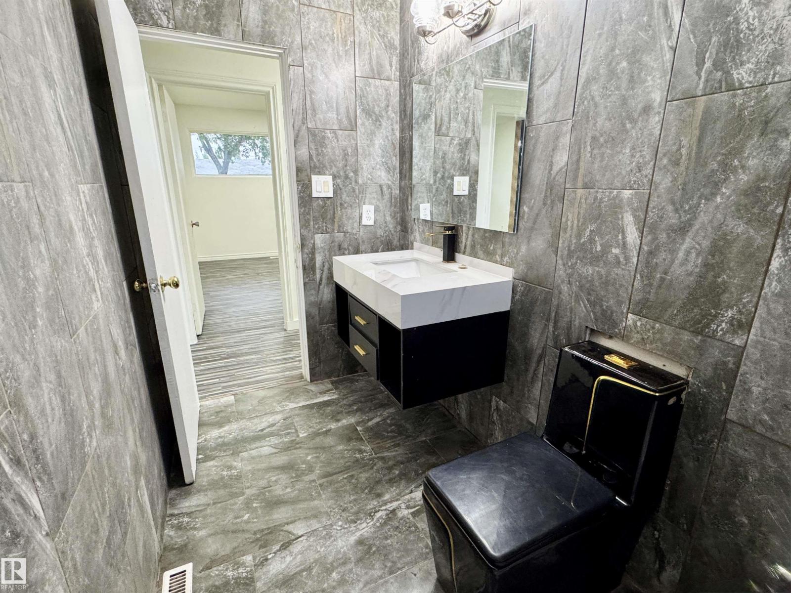 16415 106 Av Nw, Edmonton, Alberta  T5P 0X1 - Photo 17 - E4461409