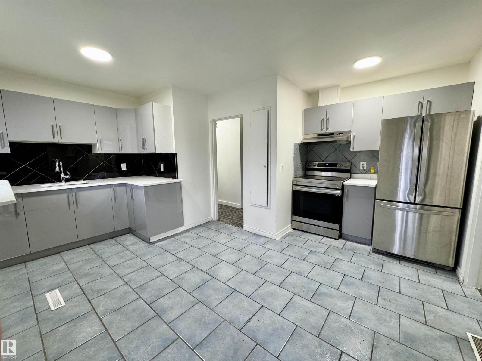 16415 106 Av Nw, Edmonton, Alberta  T5P 0X1 - Photo 9 - E4461409