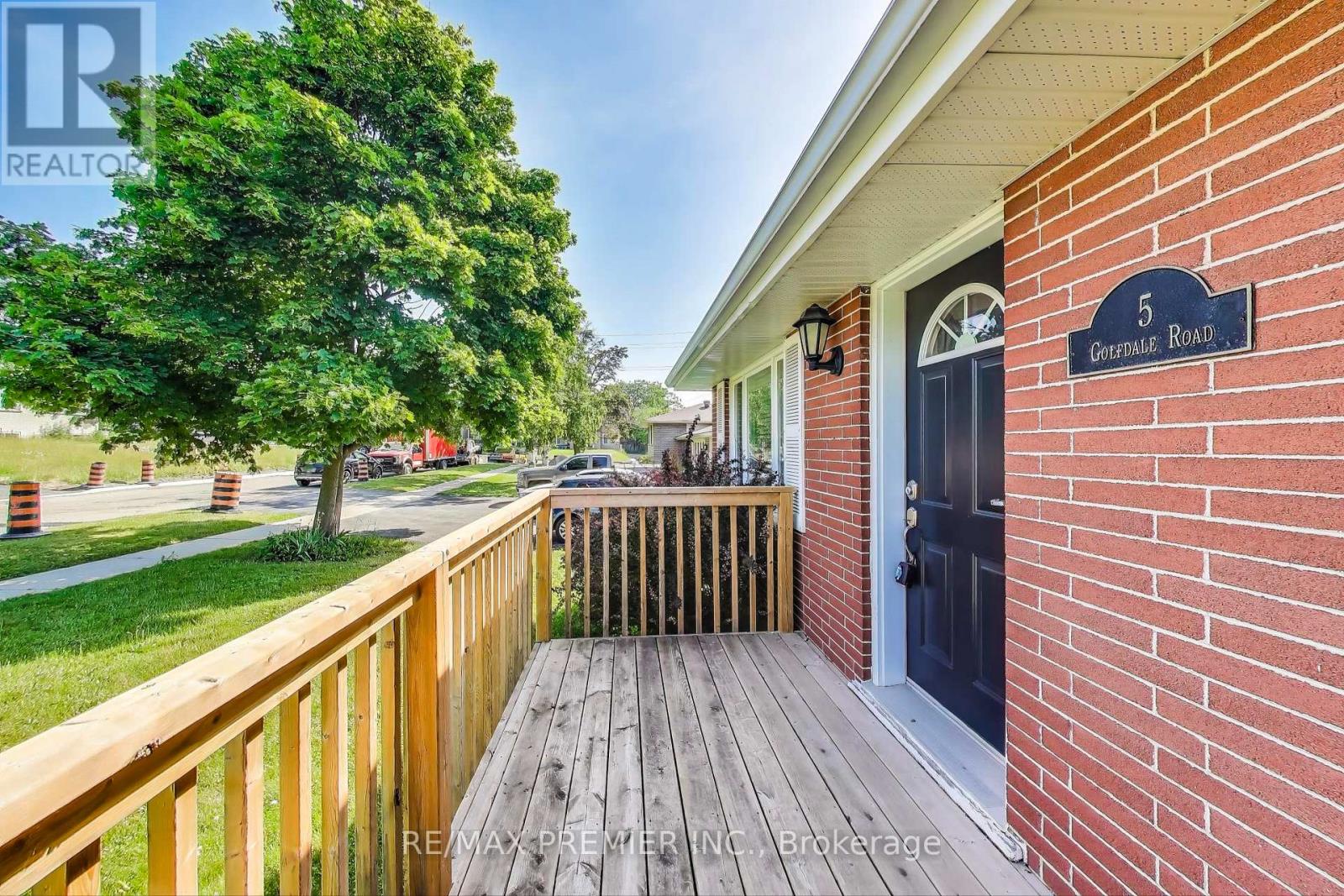5 Golfdale Road, Barrie, Ontario  L4N 6R5 - Photo 3 - S12453266