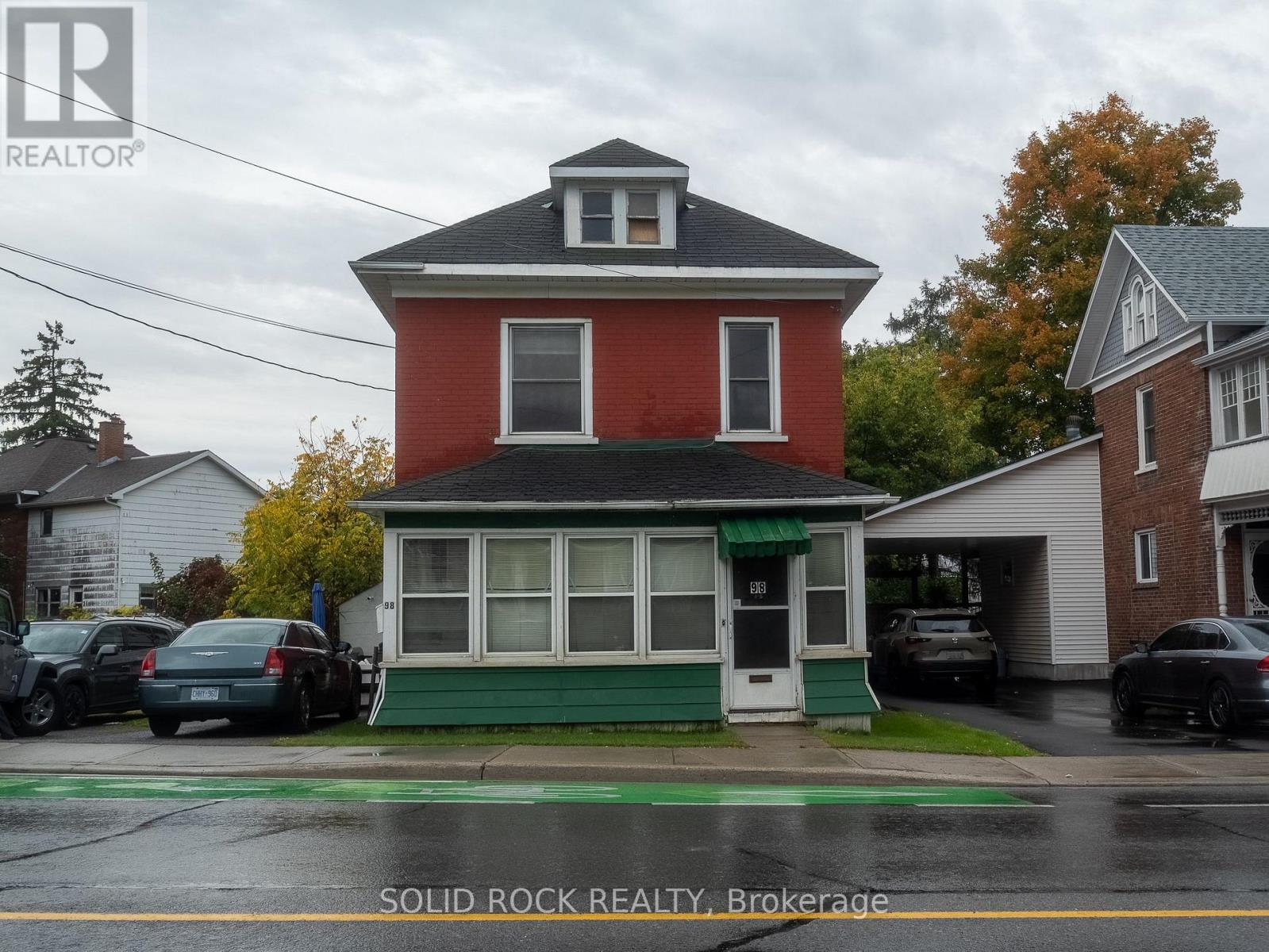 98 ELMSLEY STREET N, Smiths Falls, Ontario