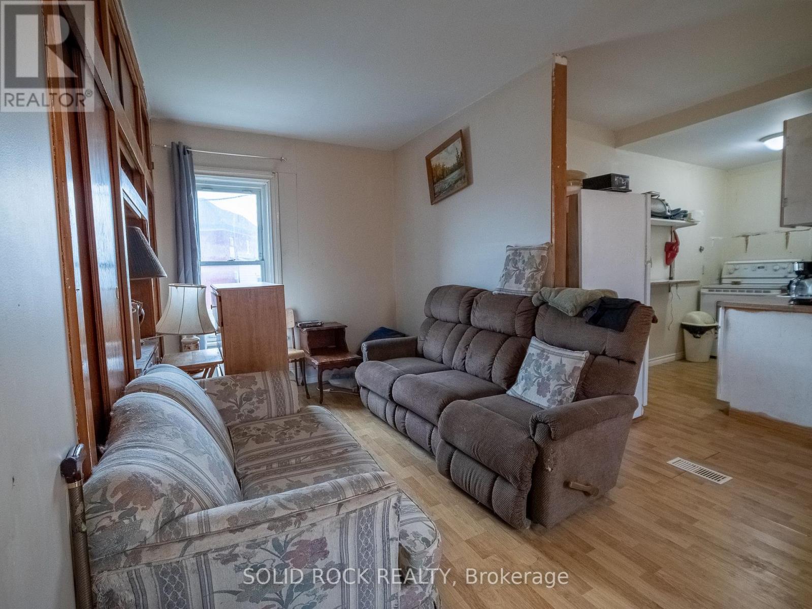 98 Elmsley Street N, Smiths Falls, Ontario  K7A 2H2 - Photo 16 - X12453280