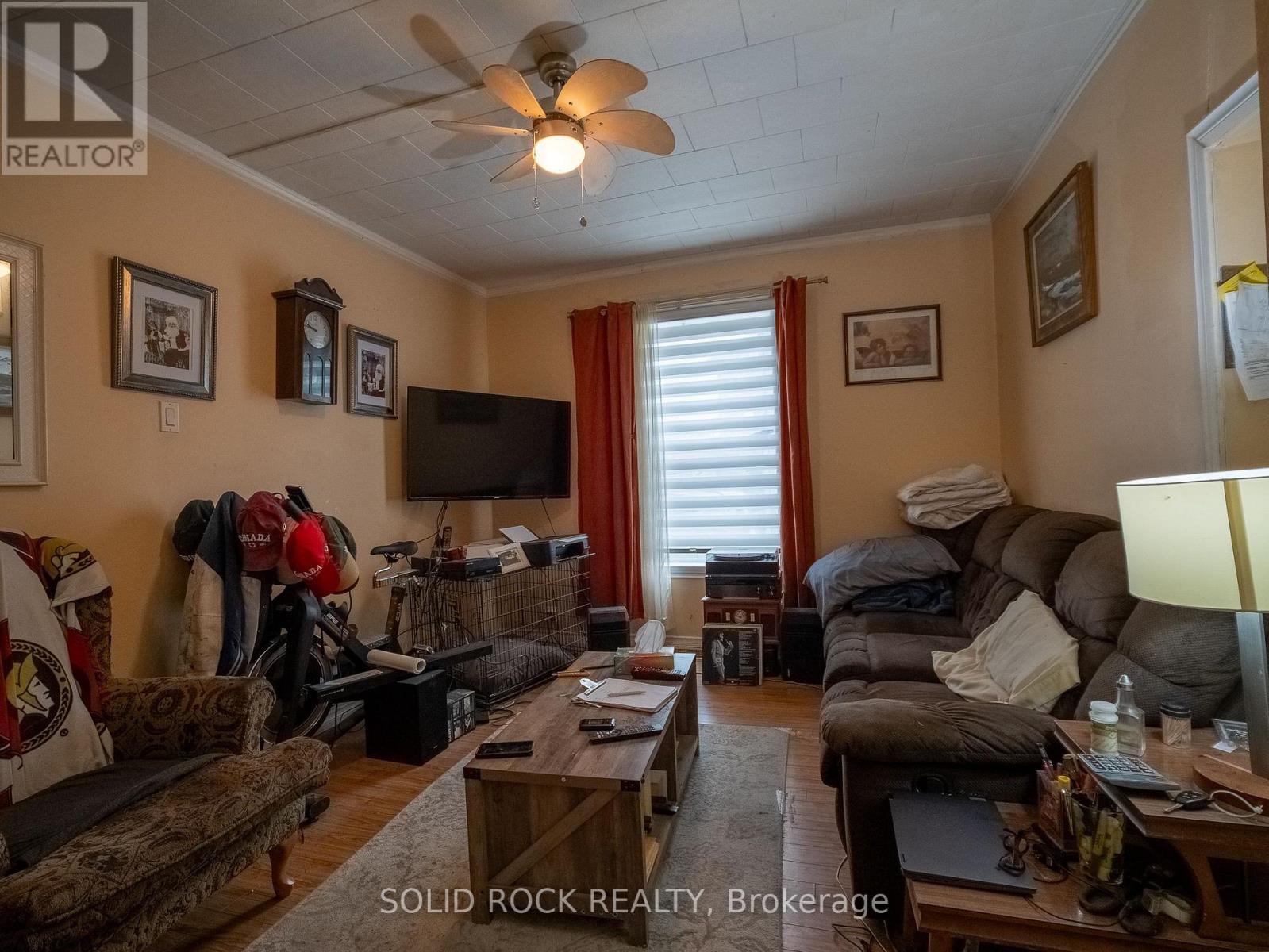 98 Elmsley Street N, Smiths Falls, Ontario  K7A 2H2 - Photo 9 - X12453280