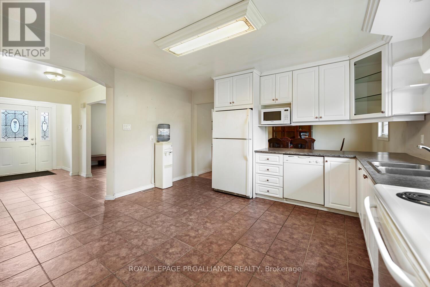 1844 County Road 2 Road, Edwardsburgh/cardinal, Ontario  K0E 1T1 - Photo 11 - X12453269