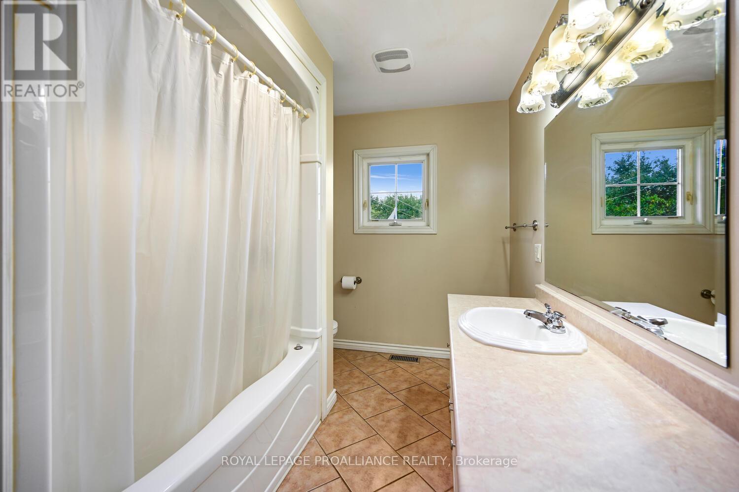 1844 County Road 2 Road, Edwardsburgh/cardinal, Ontario  K0E 1T1 - Photo 12 - X12453269