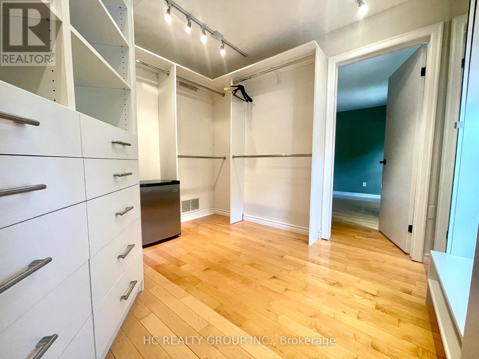 376 Banbury Road, Toronto, Ontario  M2L 2B9 - Photo 19 - C12453275