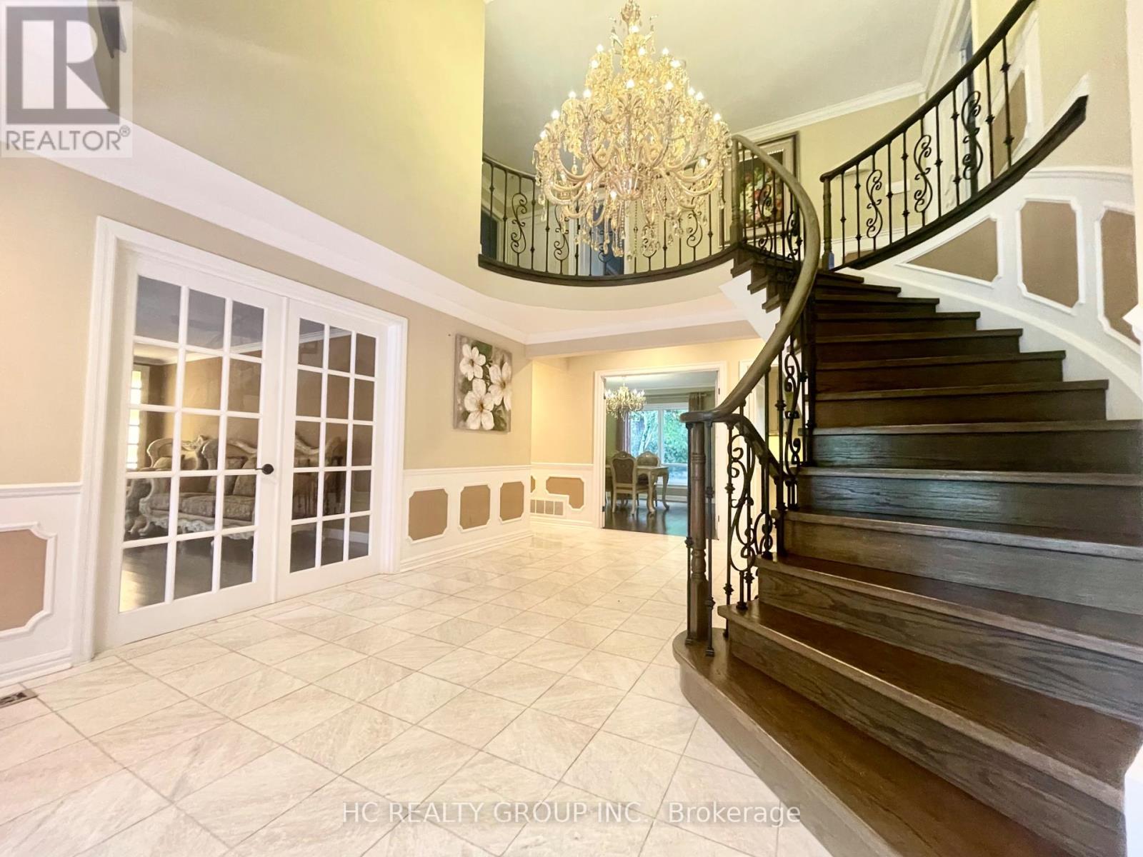 376 Banbury Road, Toronto, Ontario  M2L 2B9 - Photo 3 - C12453275