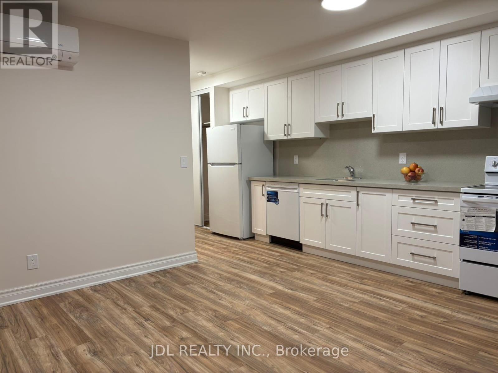 MAIN FLOOR - 5 HARRIS AVENUE S, Toronto, Ontario