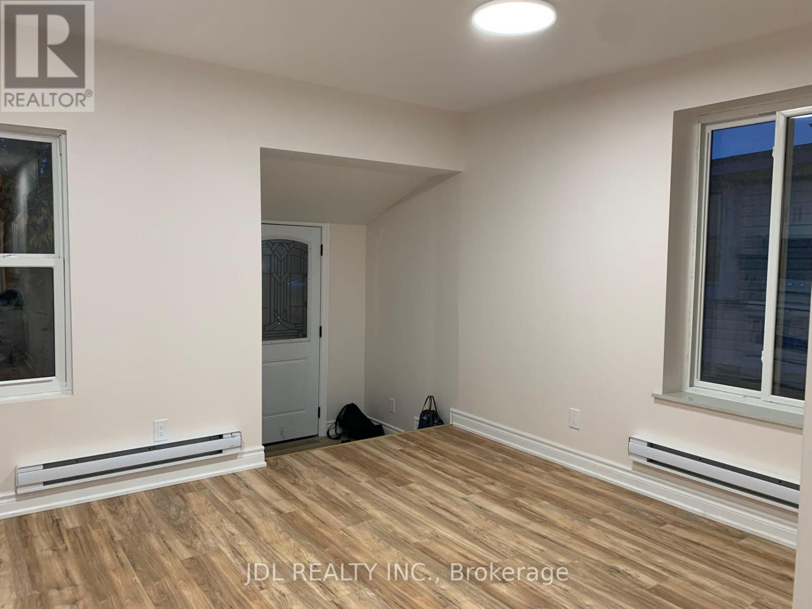 Main Floor - 5 Harris Avenue S, Toronto, Ontario  M4C 1P3 - Photo 2 - E12453268