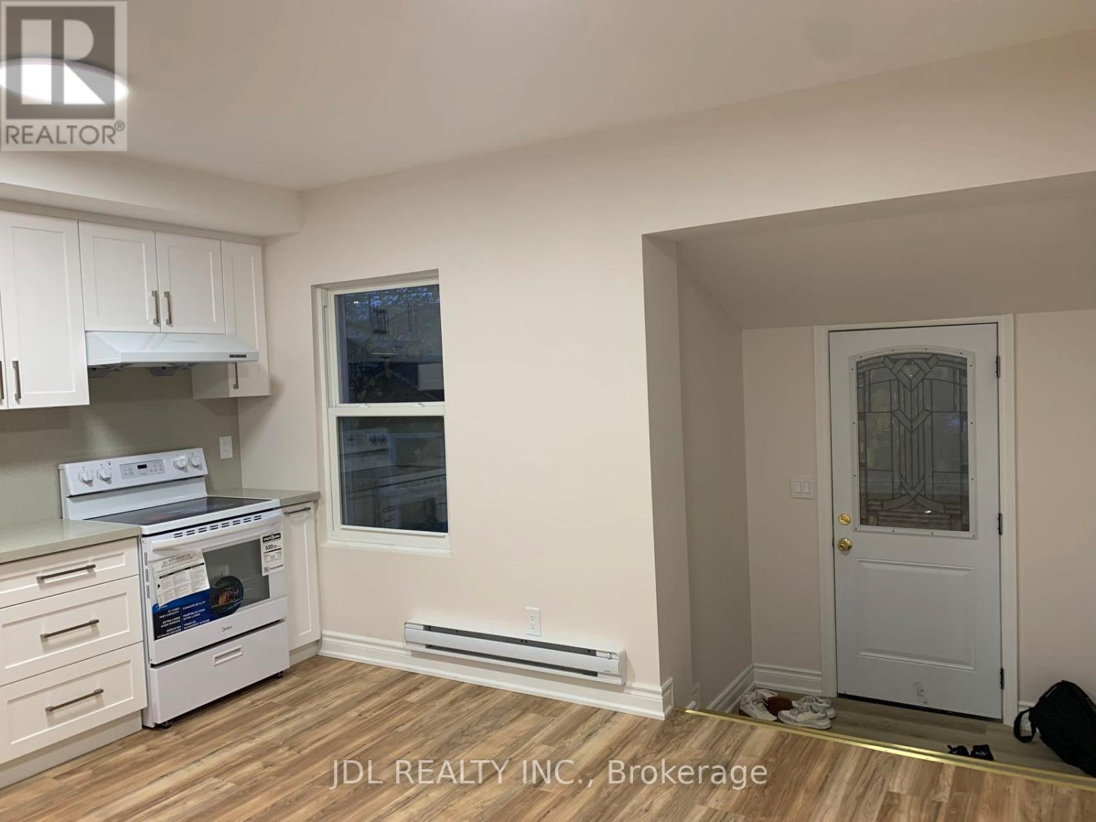Main Floor - 5 Harris Avenue S, Toronto, Ontario  M4C 1P3 - Photo 3 - E12453268