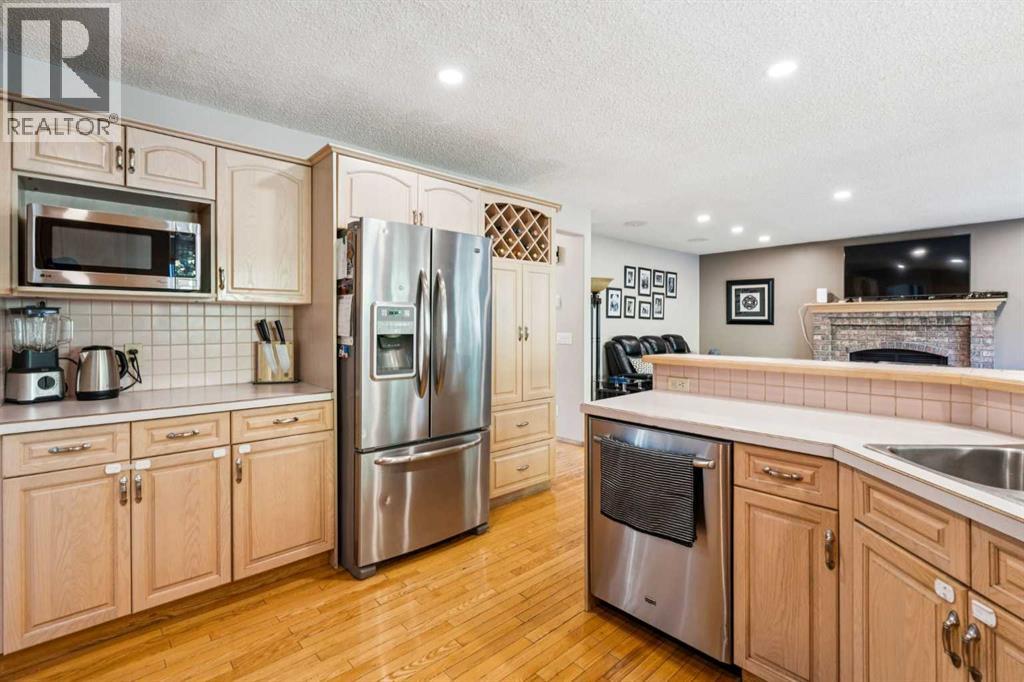 26 Mt Robson Close Se, Calgary, Alberta  T2Z 2B8 - Photo 6 - A2262995