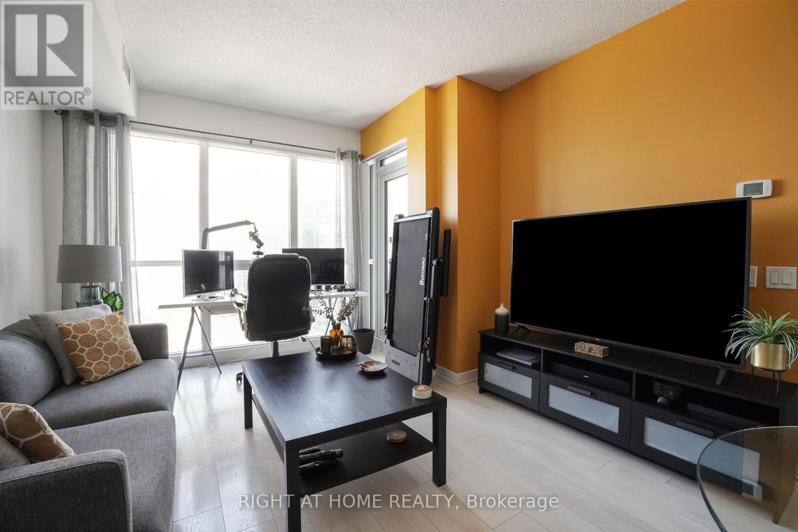 3106 - 2220 Lakeshore Boulevard W, Toronto, Ontario  M8V 0C1 - Photo 10 - W12453276