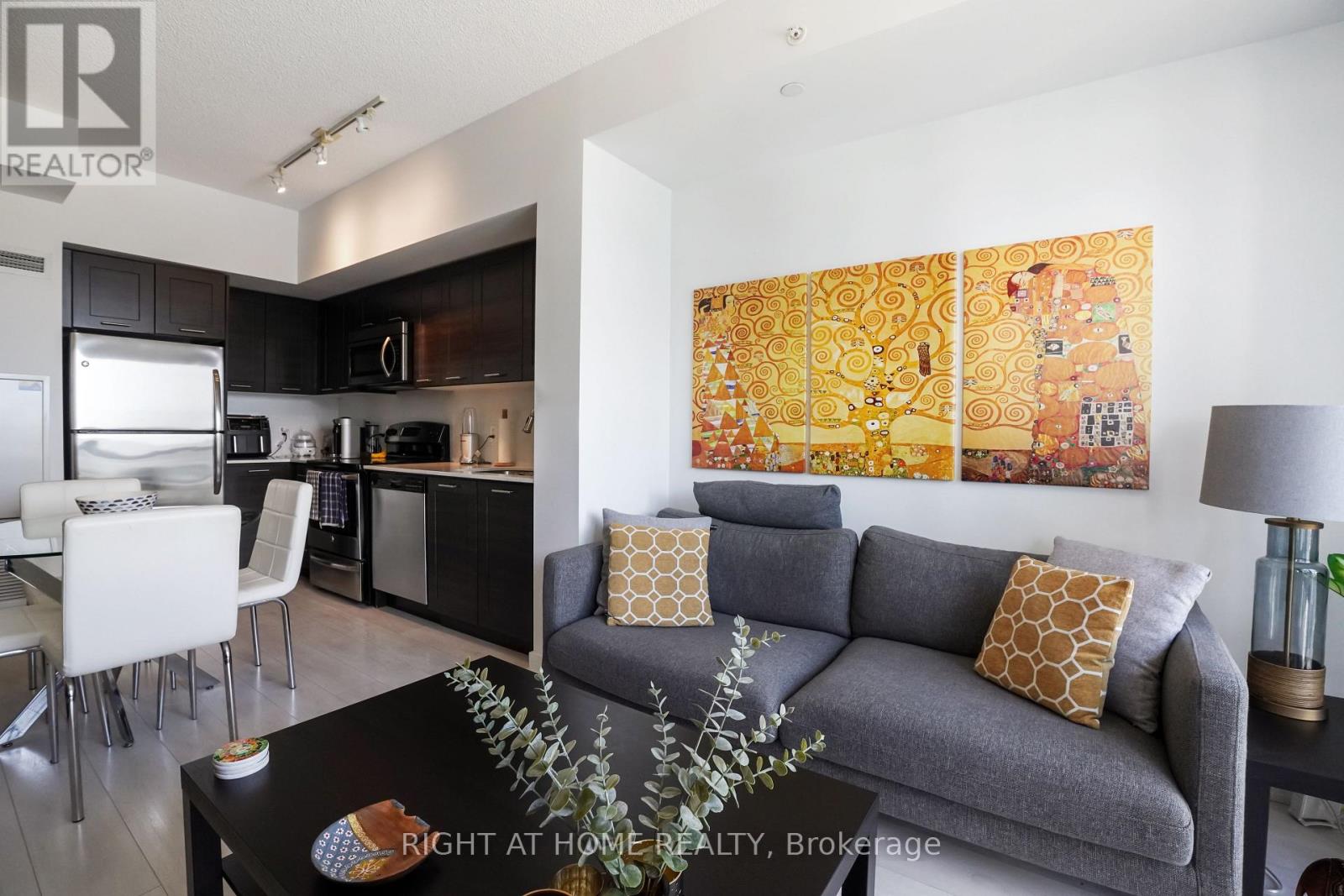 3106 - 2220 Lakeshore Boulevard W, Toronto, Ontario  M8V 0C1 - Photo 12 - W12453276