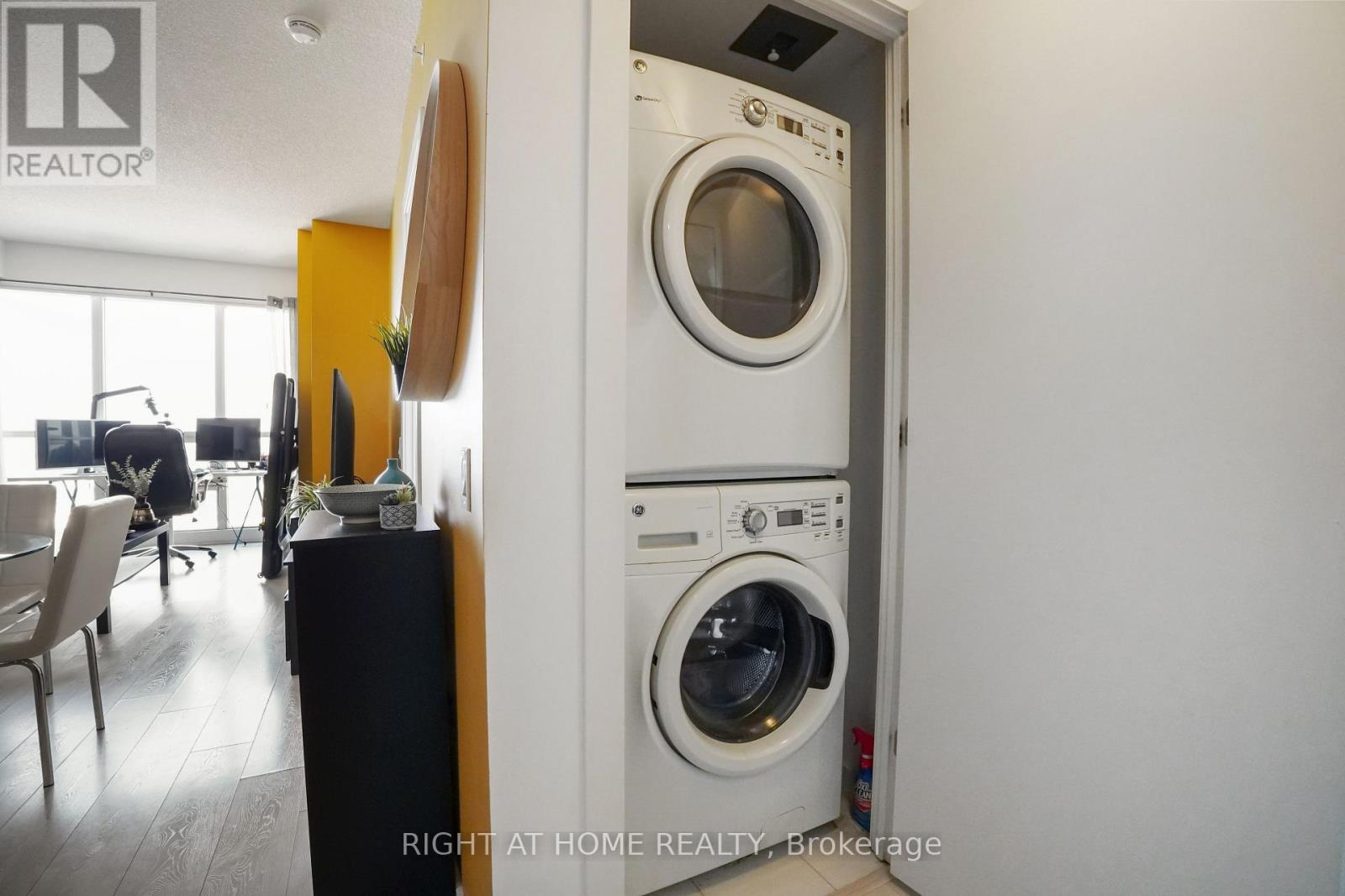 3106 - 2220 Lakeshore Boulevard W, Toronto, Ontario  M8V 0C1 - Photo 6 - W12453276