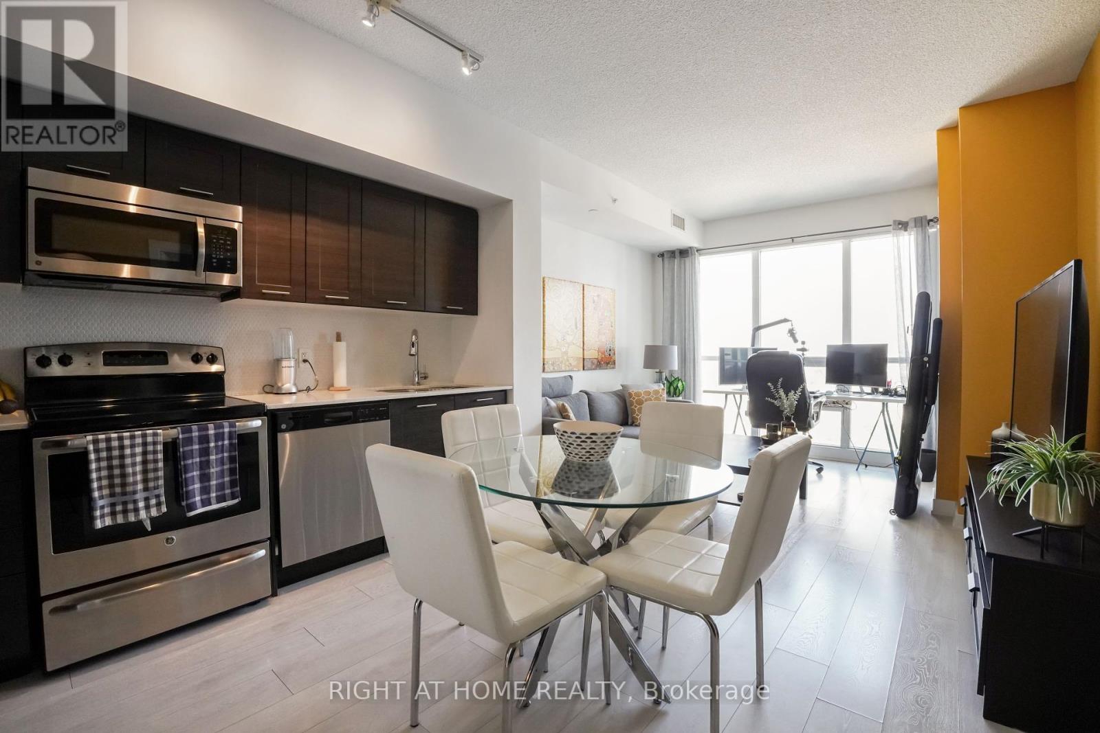 3106 - 2220 Lakeshore Boulevard W, Toronto, Ontario  M8V 0C1 - Photo 7 - W12453276