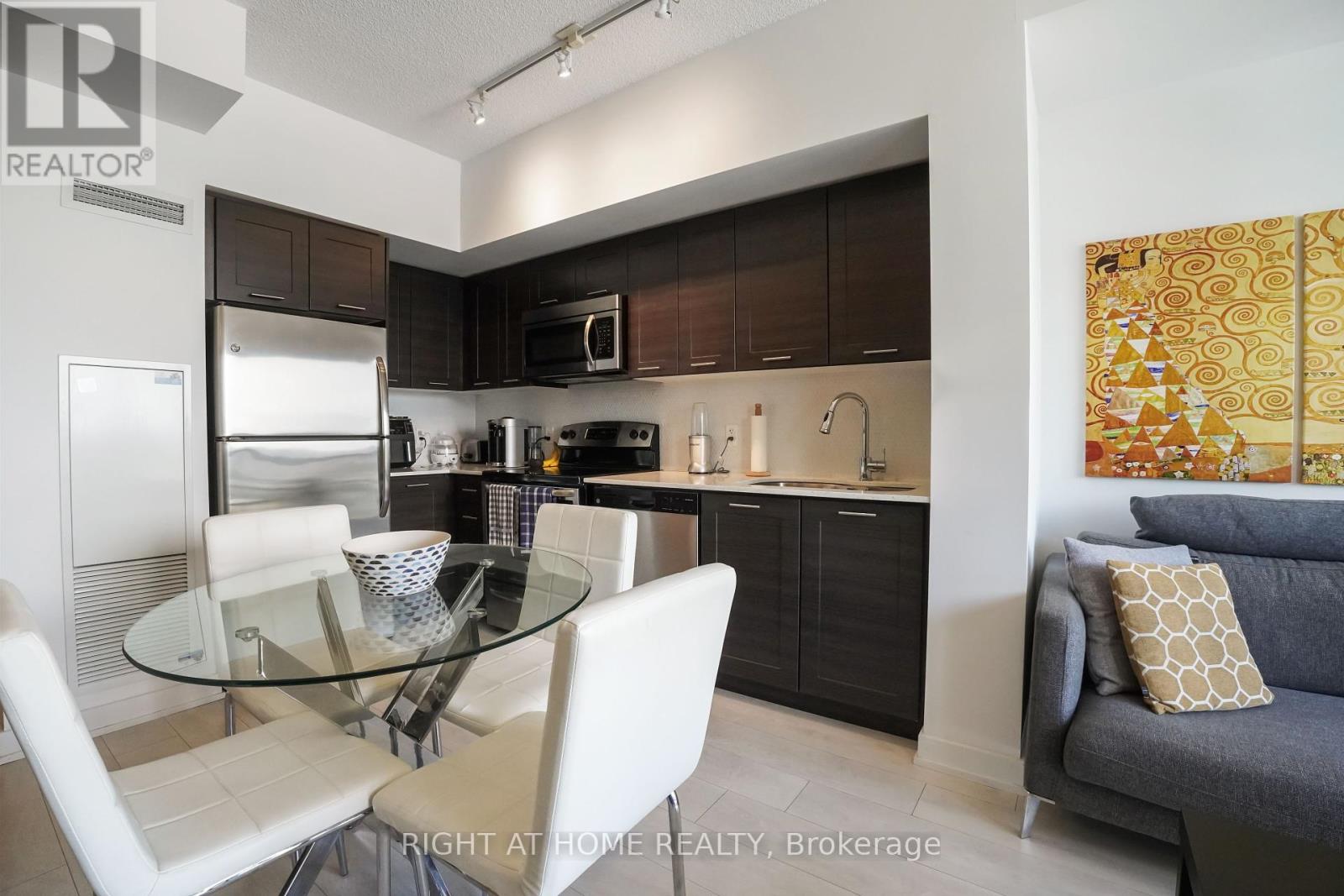 3106 - 2220 Lakeshore Boulevard W, Toronto, Ontario  M8V 0C1 - Photo 8 - W12453276