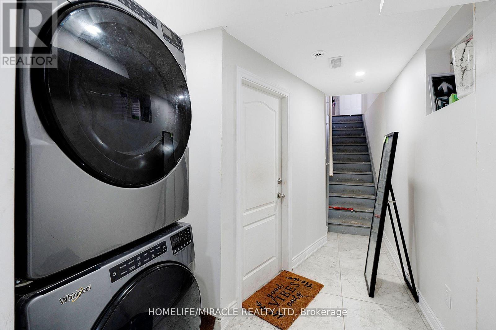 69 Mincing Trail, Brampton, Ontario  L7A 4S9 - Photo 3 - W12453278