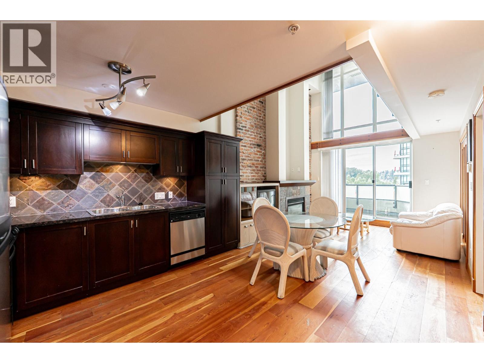 412 10 Renaissance Square, New Westminster, British Columbia  V3M 7B1 - Photo 10 - R3056171