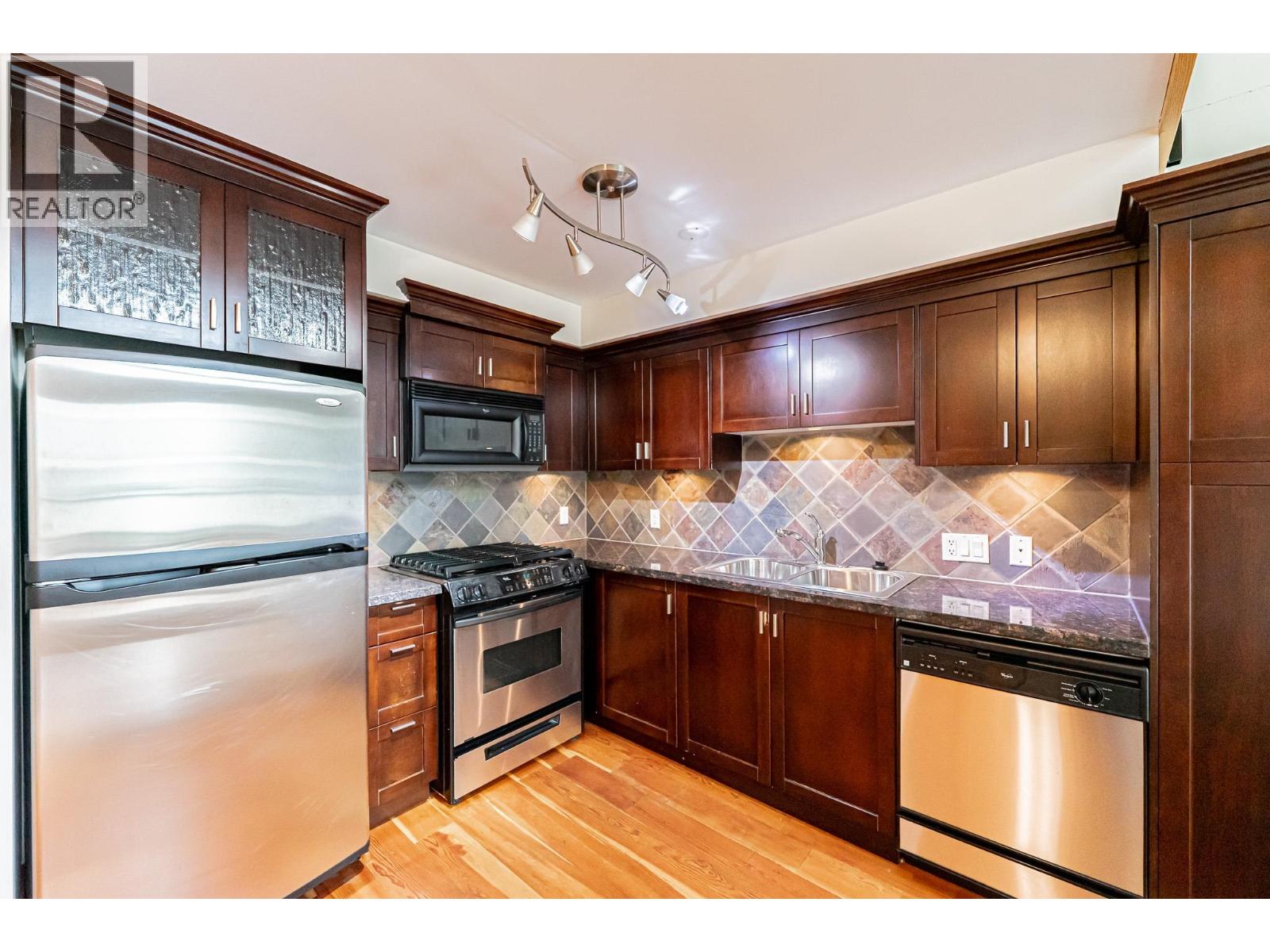 412 10 Renaissance Square, New Westminster, British Columbia  V3M 7B1 - Photo 15 - R3056171