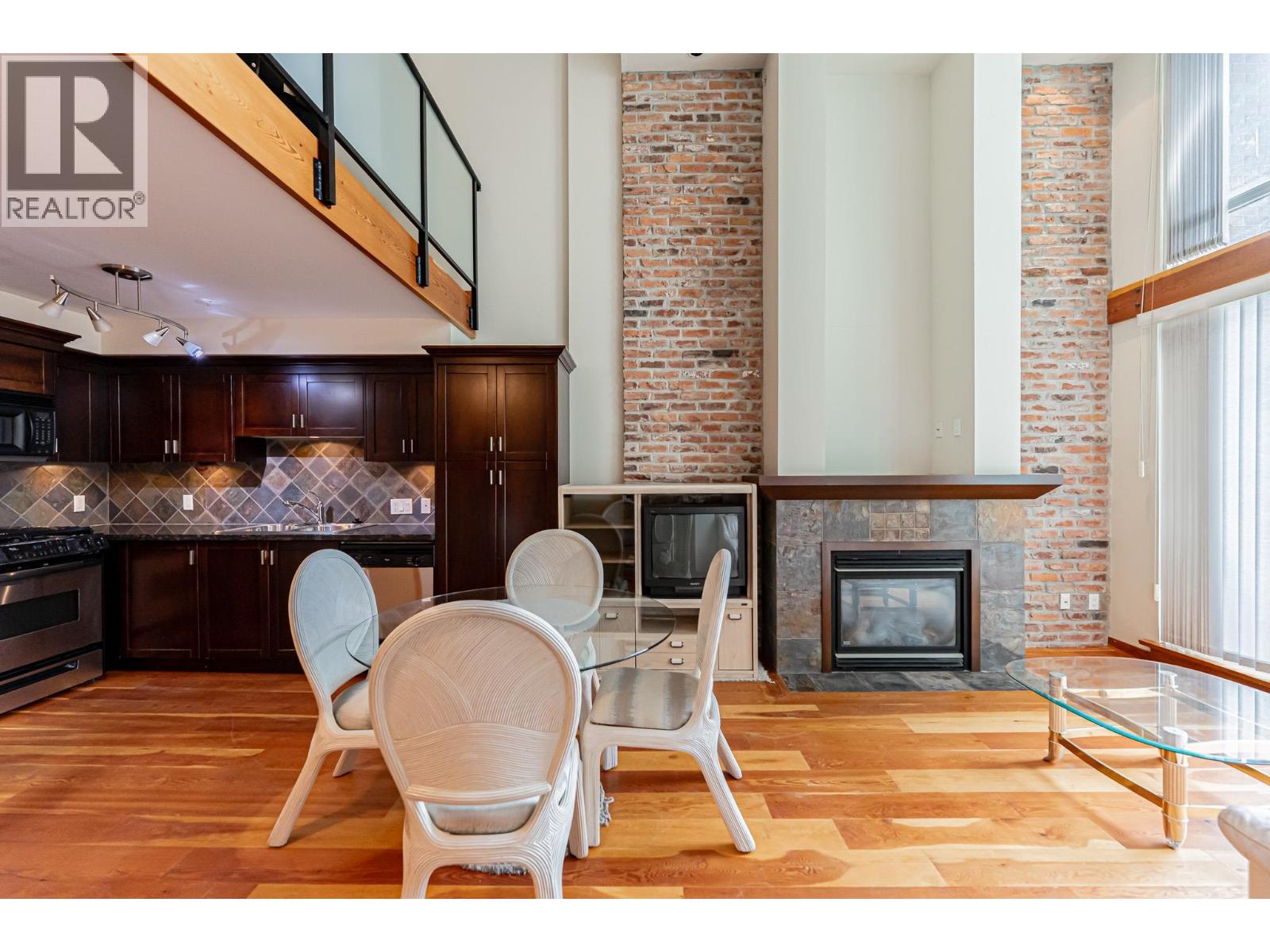 412 10 Renaissance Square, New Westminster, British Columbia  V3M 7B1 - Photo 11 - R3056171