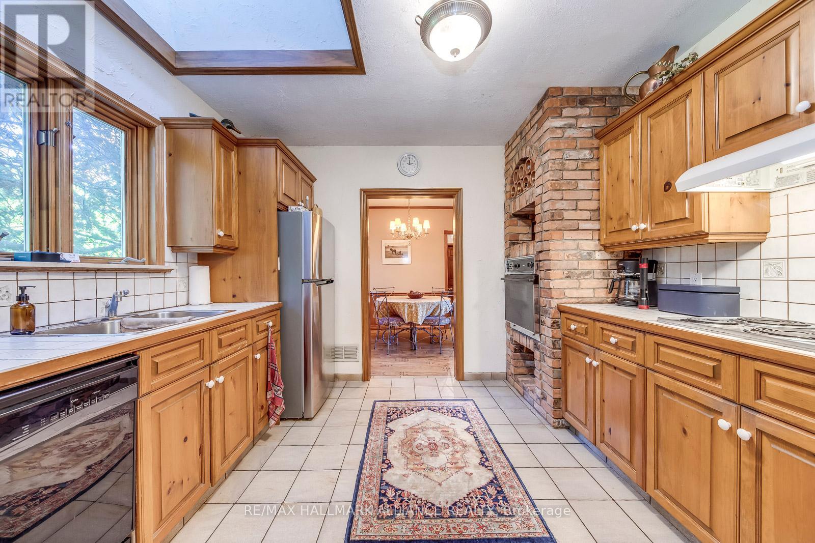 4447 Lakeshore Road, Burlington, Ontario  L7L 1B3 - Photo 14 - W12449262