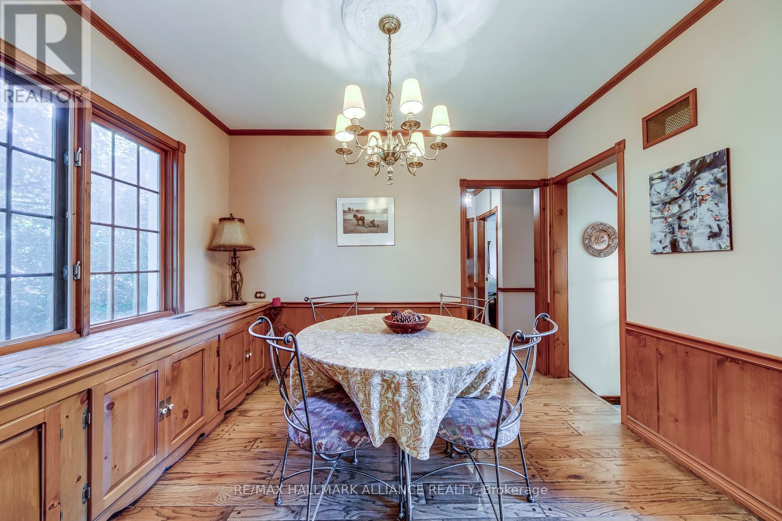4447 Lakeshore Road, Burlington, Ontario  L7L 1B3 - Photo 11 - W12449262