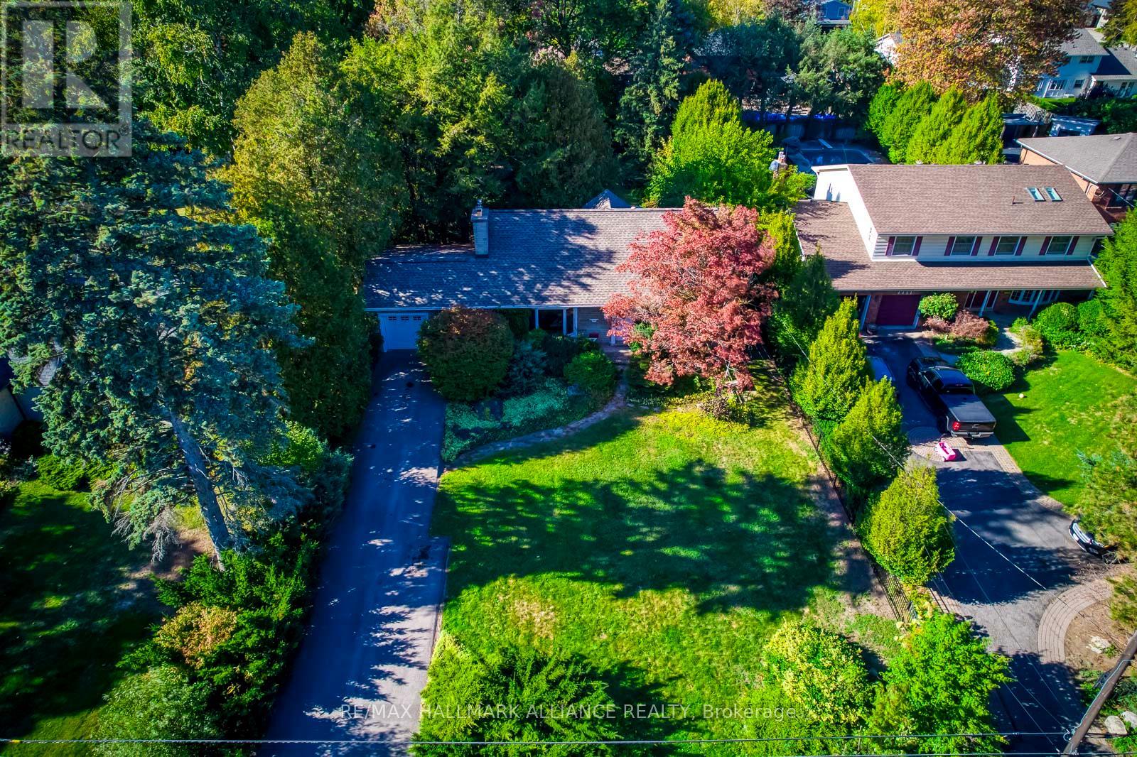 4447 LAKESHORE ROAD, Burlington, Ontario