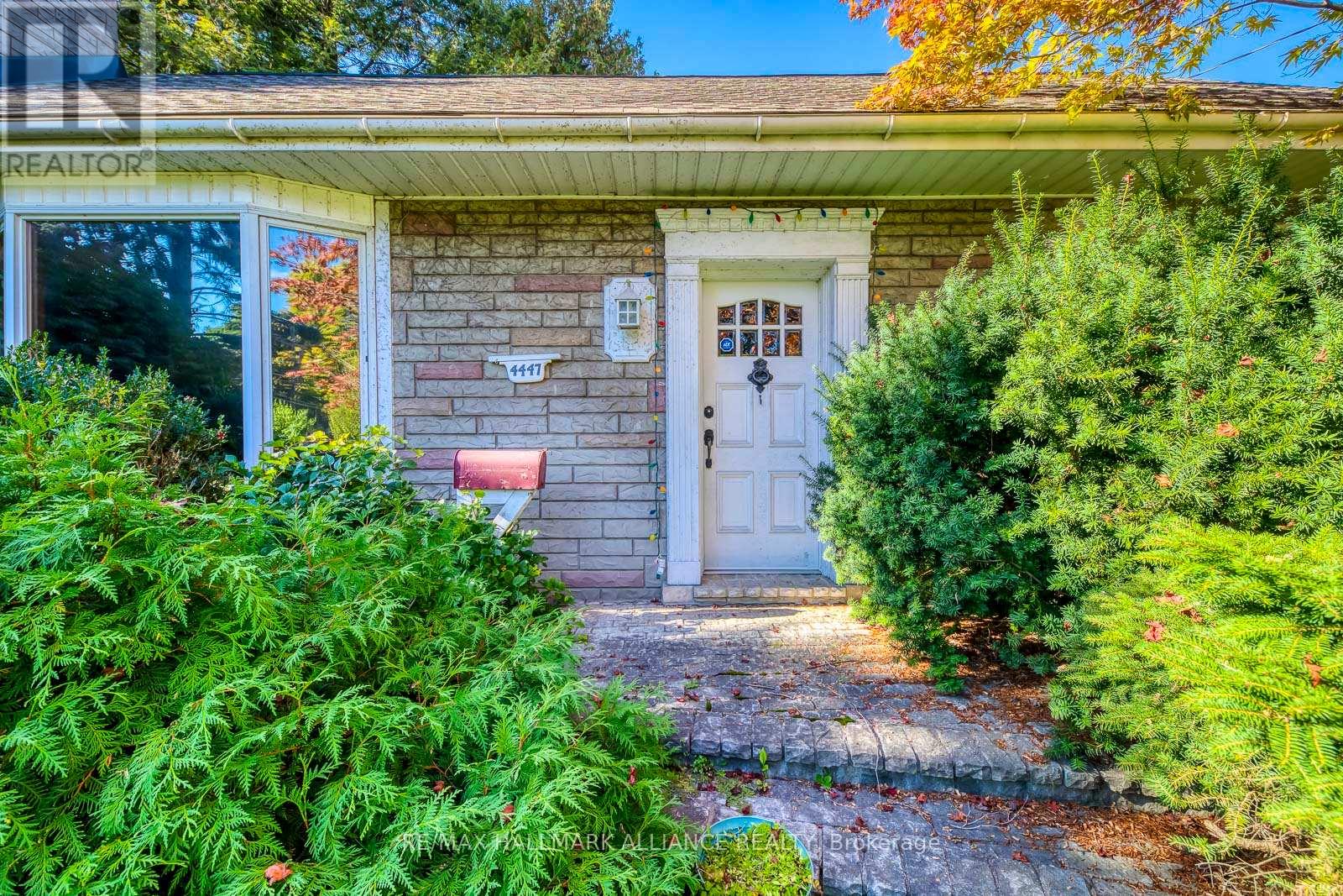 4447 Lakeshore Road, Burlington, Ontario  L7L 1B3 - Photo 41 - W12449262