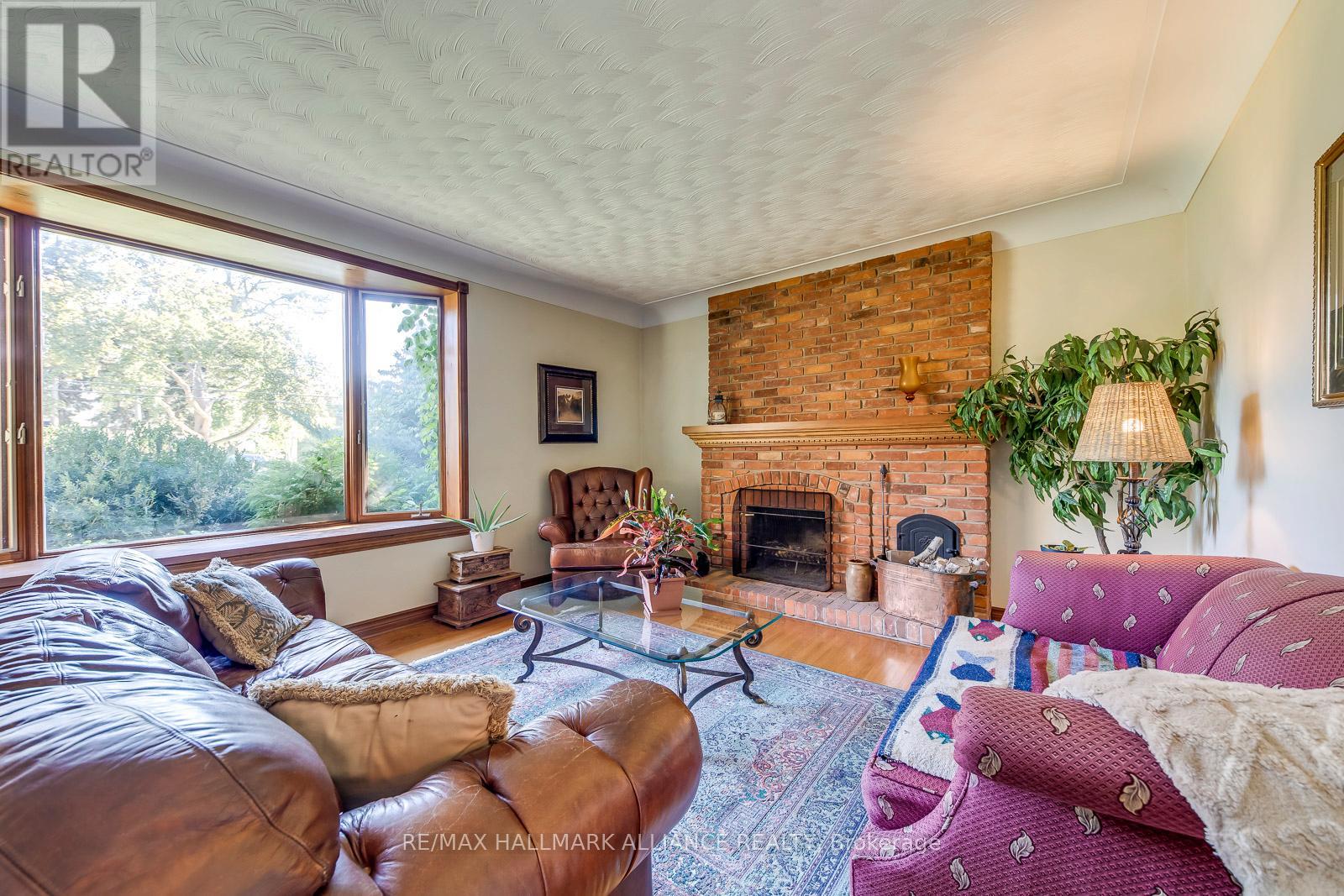 4447 Lakeshore Road, Burlington, Ontario  L7L 1B3 - Photo 8 - W12449262