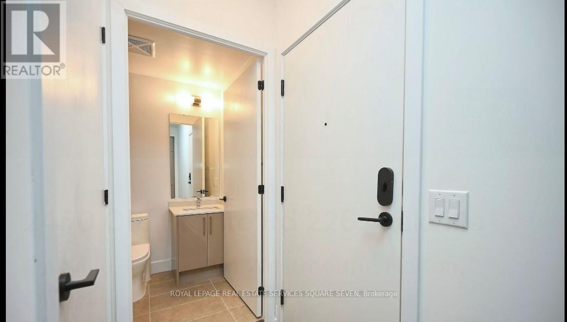 226 - 2450 Old Bronte Road, Oakville, Ontario  L6M 5P6 - Photo 12 - W12439255