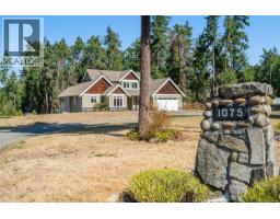 1075 Cinnamon Sedge Way Nanoose
