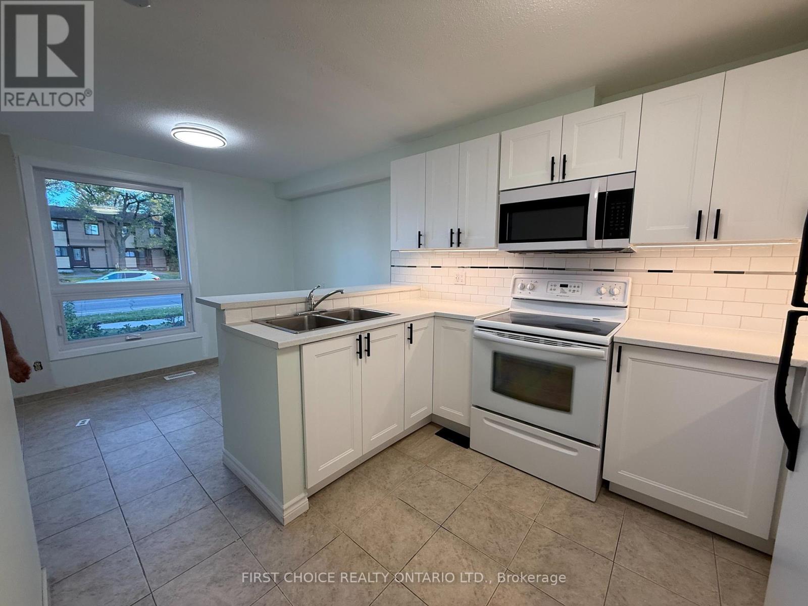 7913 Jeanne D'arc Boulevard, Ottawa, Ontario  K1C 2C7 - Photo 5 - X12453304