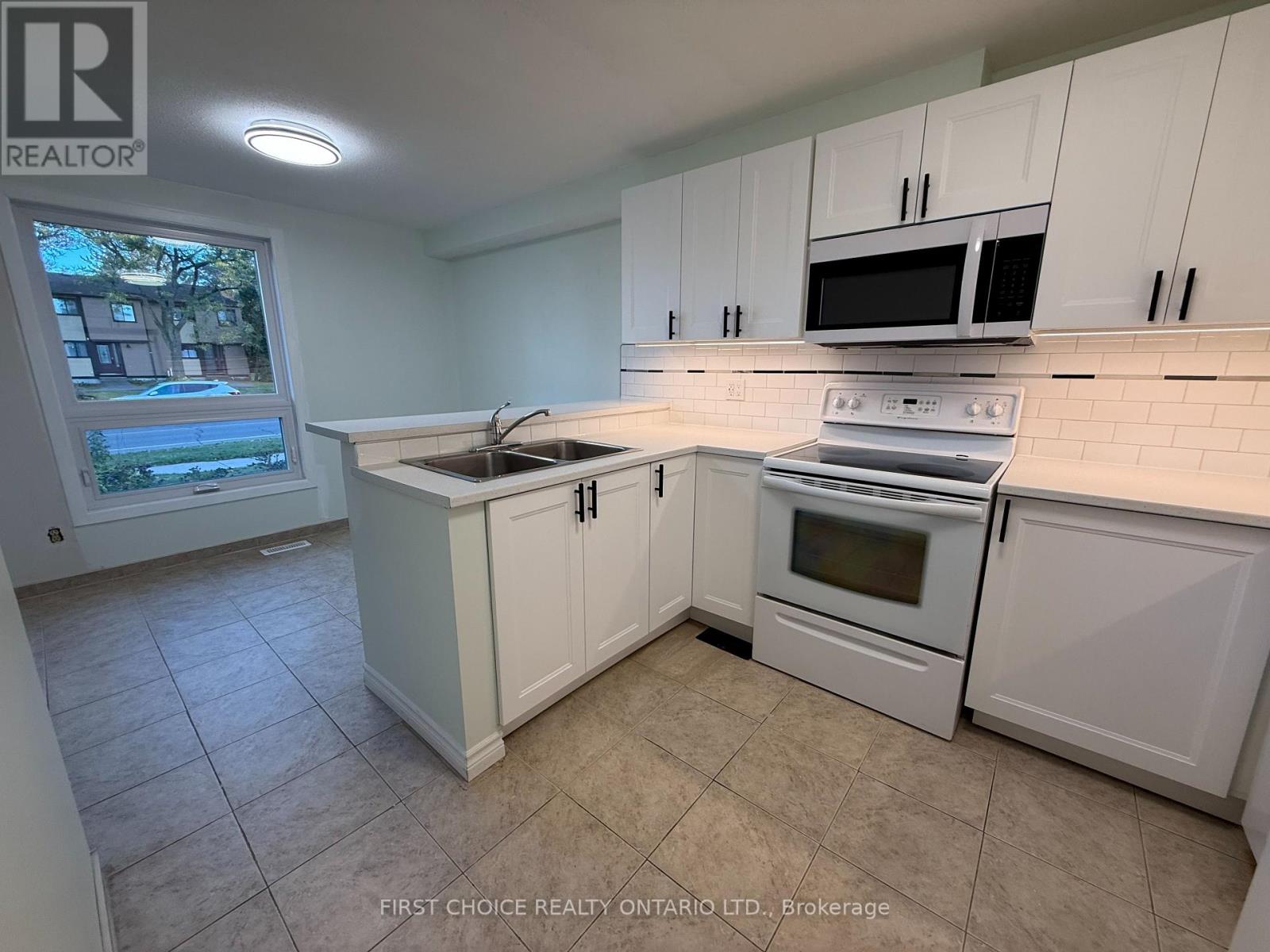 7913 Jeanne D'arc Boulevard, Ottawa, Ontario  K1C 2C7 - Photo 8 - X12453304