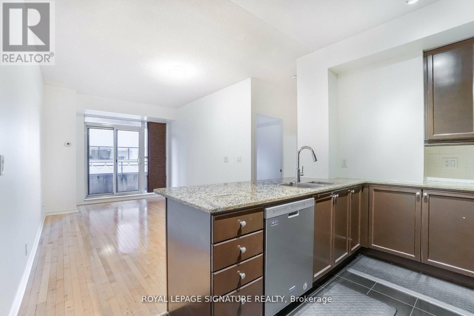 403 - 736 SPADINA AVENUE, Toronto, Ontario