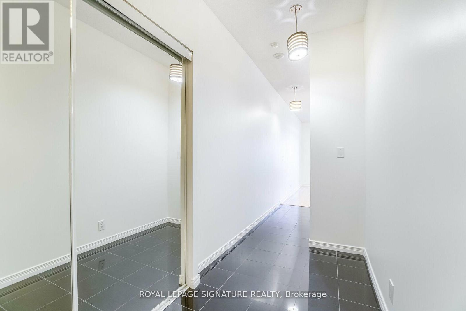 403 - 736 Spadina Avenue, Toronto, Ontario  M5S 2J6 - Photo 11 - C12453308