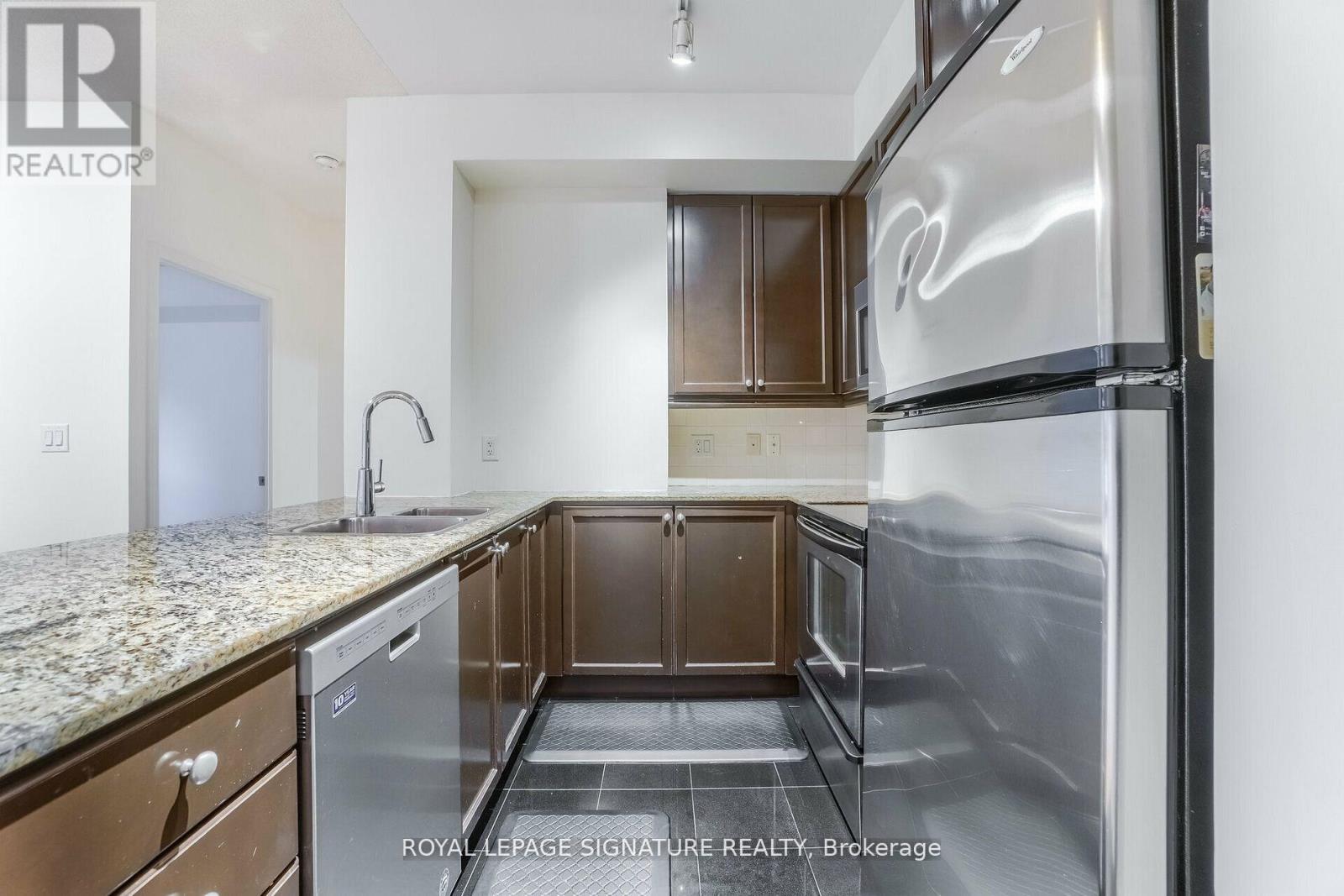 403 - 736 Spadina Avenue, Toronto, Ontario  M5S 2J6 - Photo 2 - C12453308