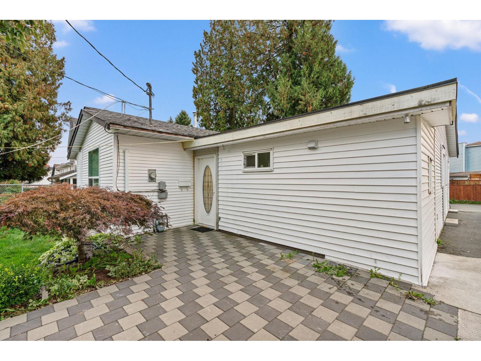 15646 96 AVENUE, Surrey, British Columbia
