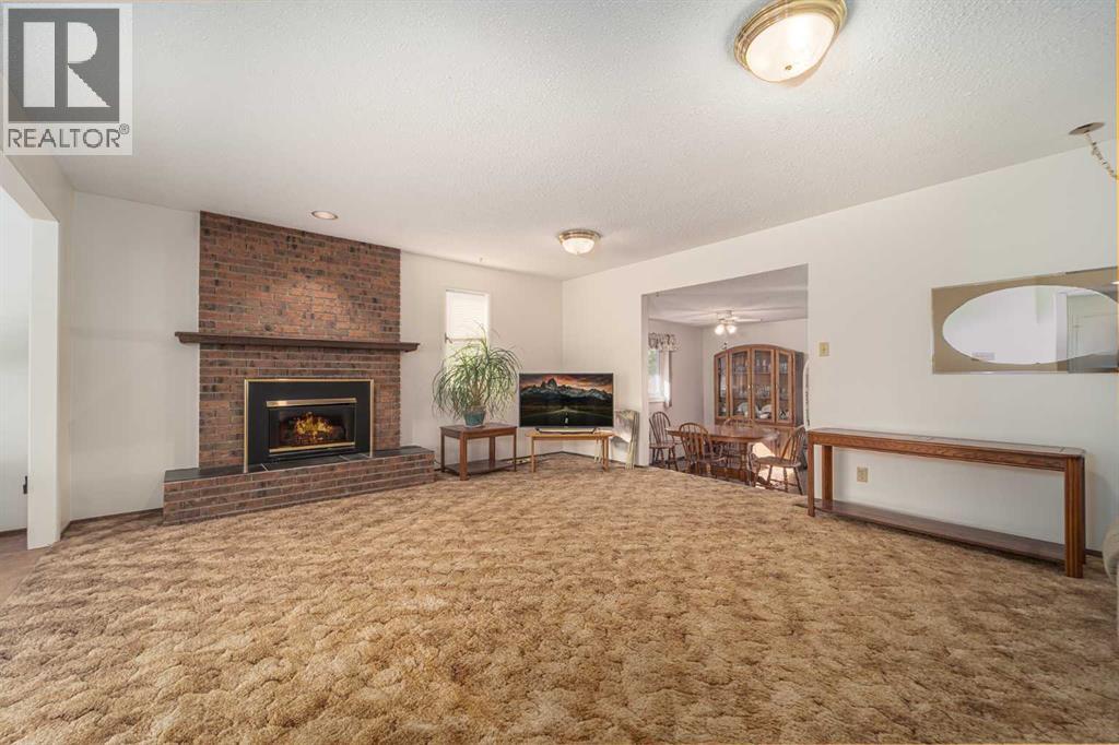 1034 Cameron Road S, Lethbridge, Alberta  T1K 4B3 - Photo 3 - A2259711