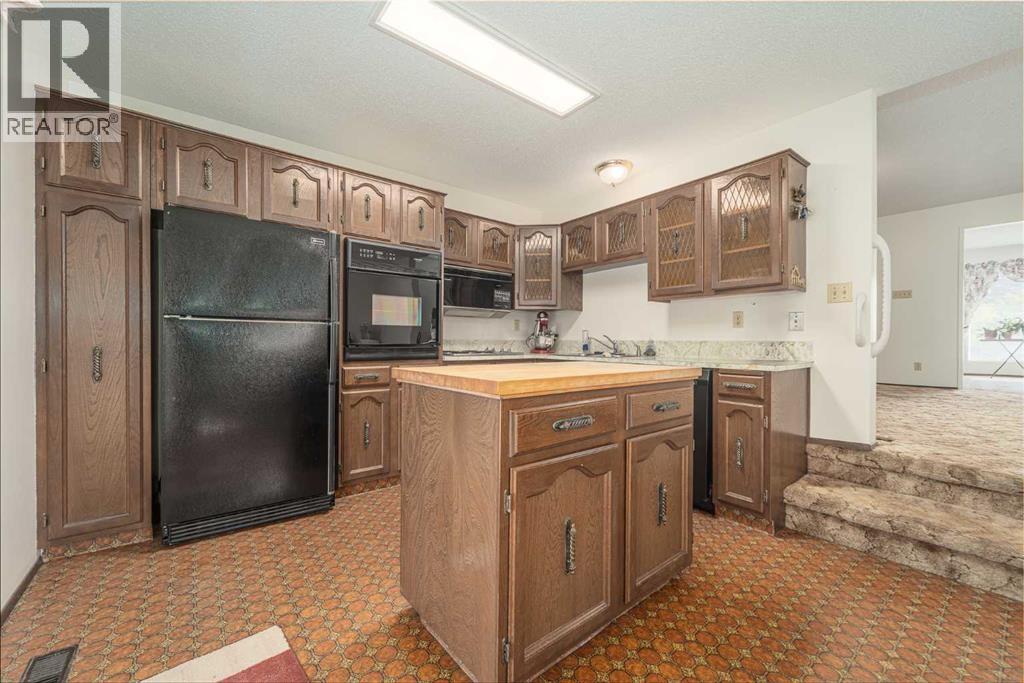 1034 Cameron Road S, Lethbridge, Alberta  T1K 4B3 - Photo 11 - A2259711