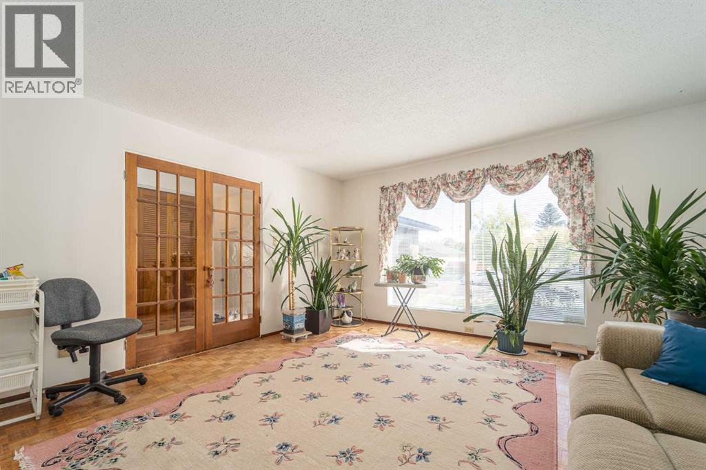 1034 Cameron Road S, Lethbridge, Alberta  T1K 4B3 - Photo 6 - A2259711