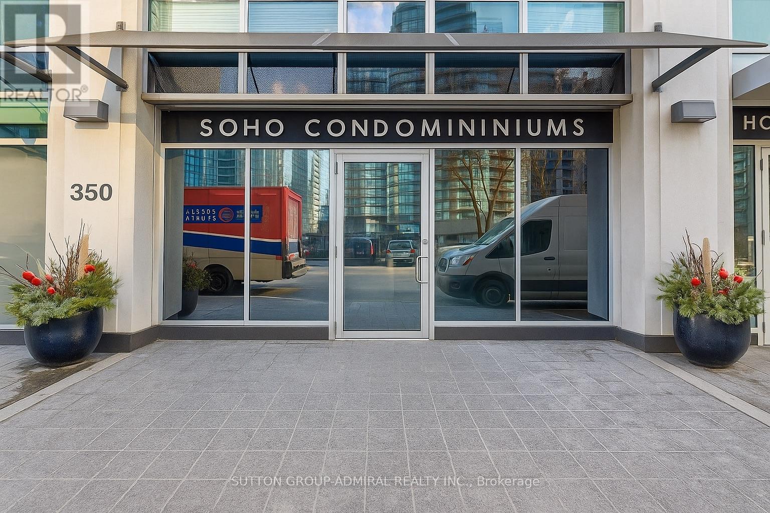 201 - 350 Wellington Street W, Toronto, Ontario  M5V 3W9 - Photo 2 - C12450850