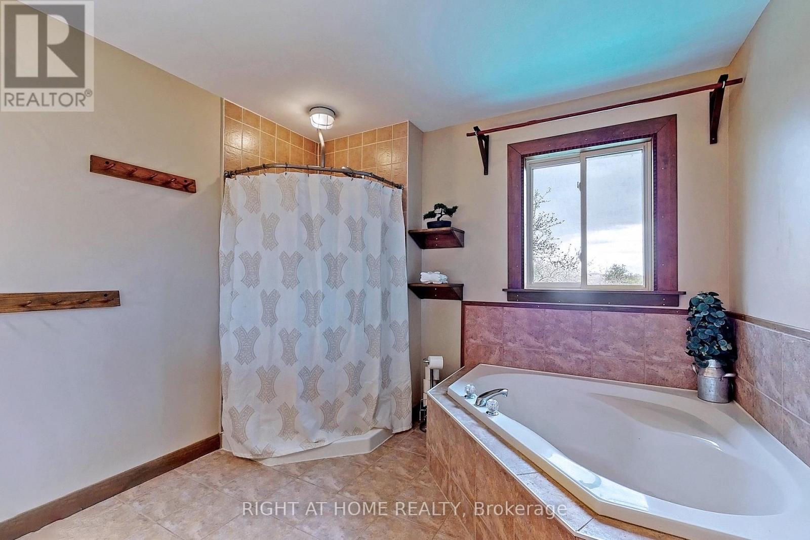 24 Antique Drive, Richmond Hill, Ontario  L4E 3X5 - Photo 18 - N12453302