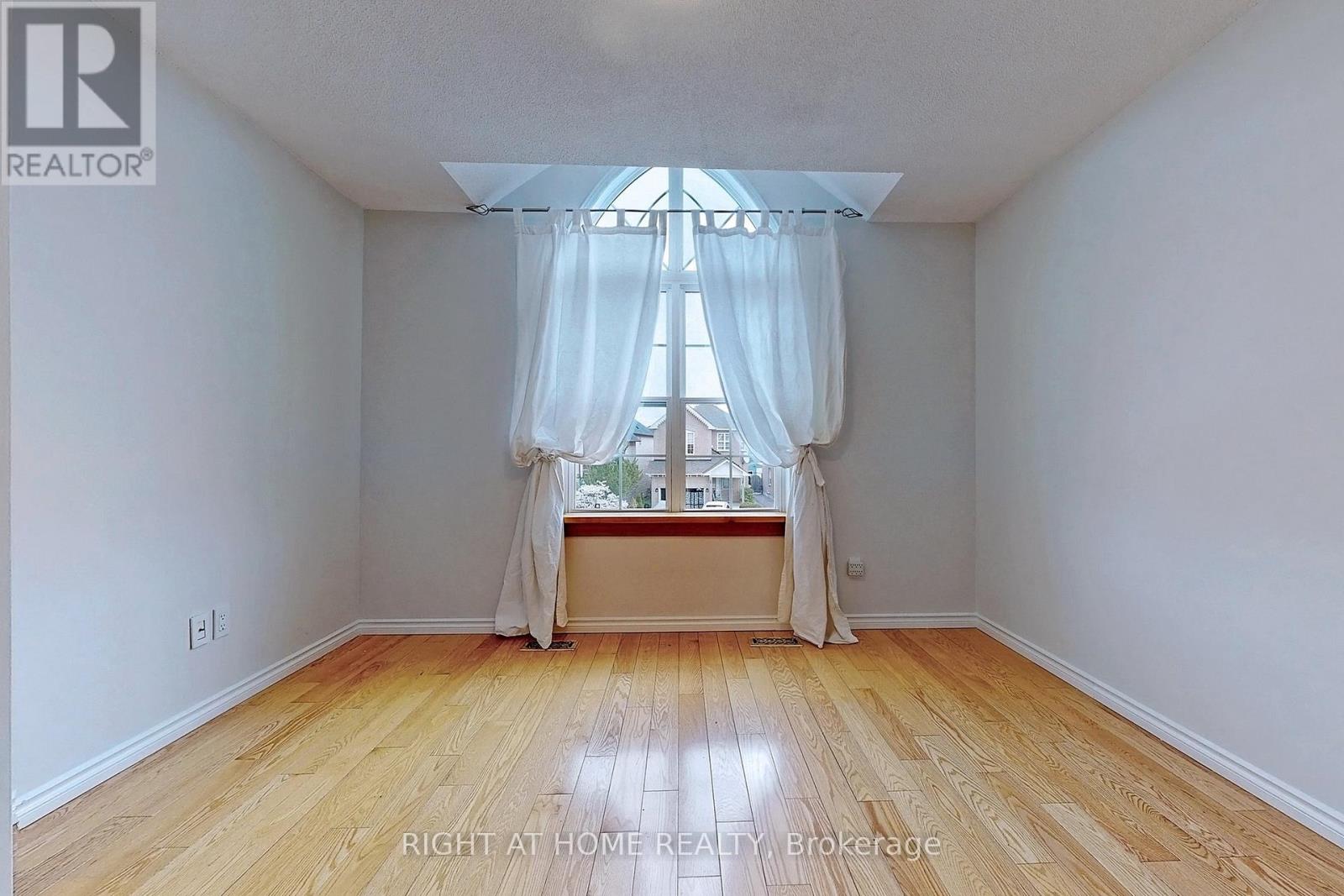 24 Antique Drive, Richmond Hill, Ontario  L4E 3X5 - Photo 20 - N12453302