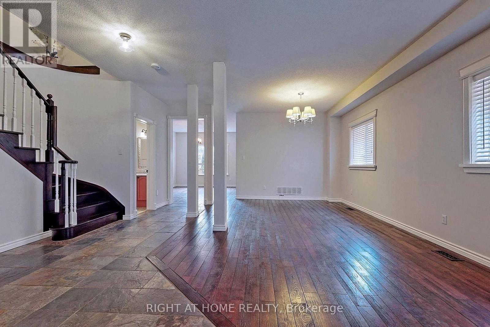 24 Antique Drive, Richmond Hill, Ontario  L4E 3X5 - Photo 6 - N12453302