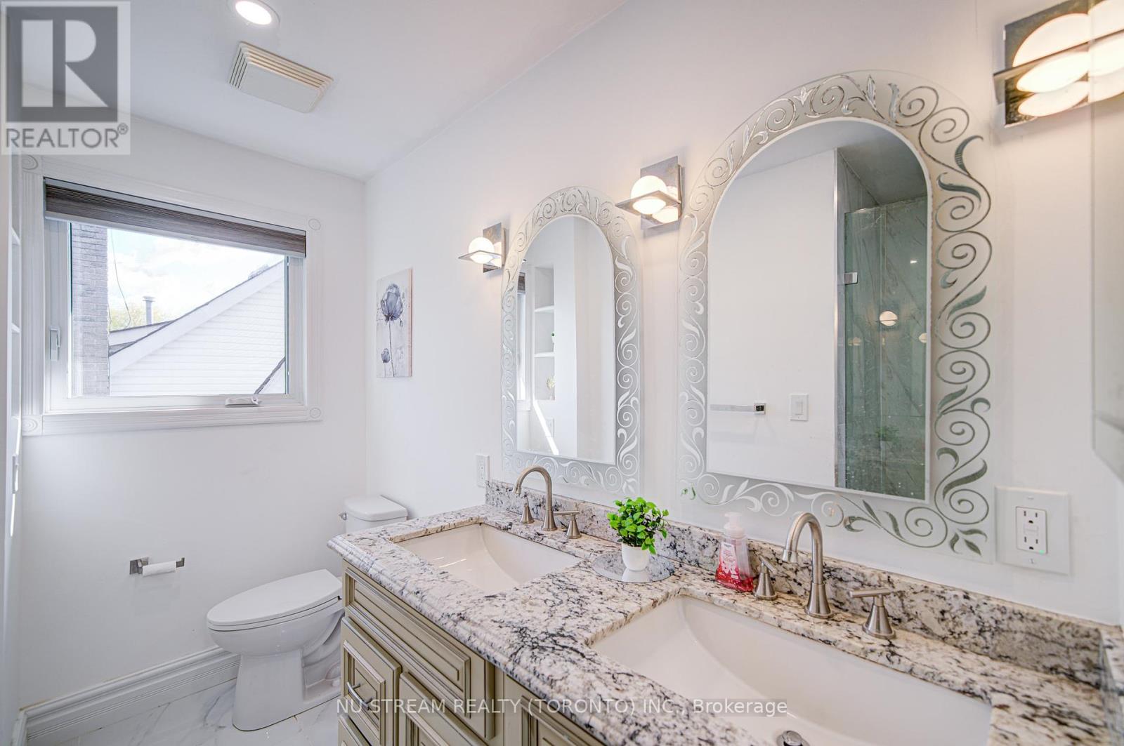 8 Hemingway Crescent, Markham, Ontario  L3R 2A4 - Photo 17 - N12453307
