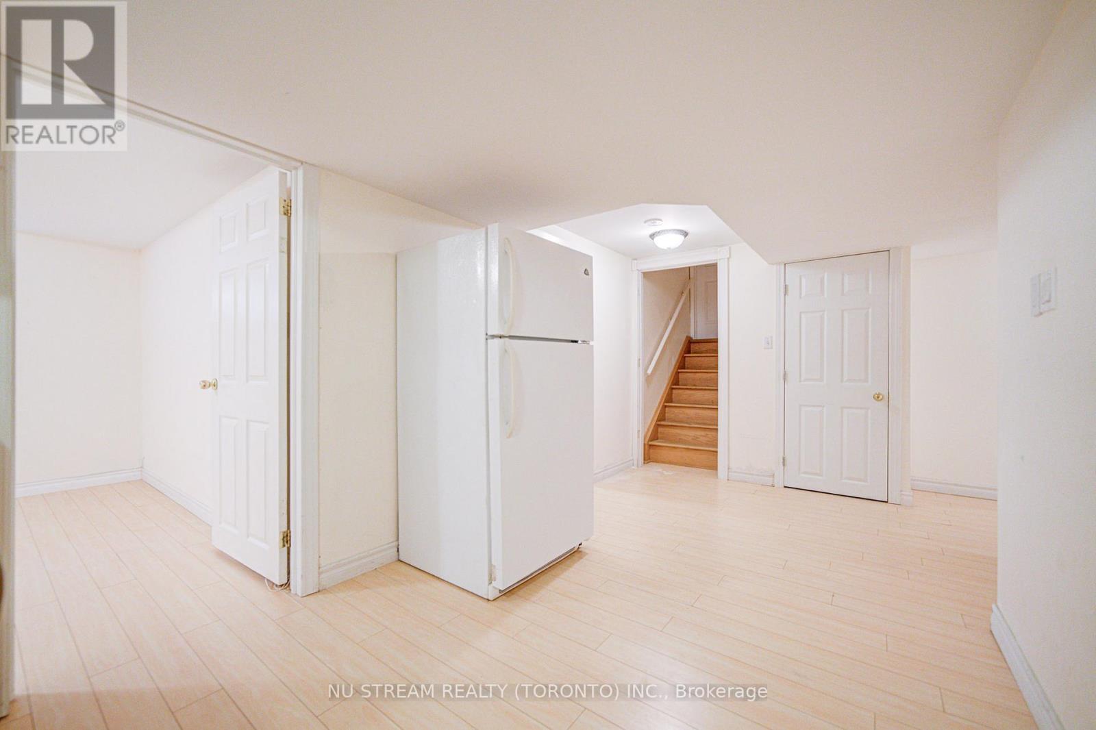8 Hemingway Crescent, Markham, Ontario  L3R 2A4 - Photo 27 - N12453307