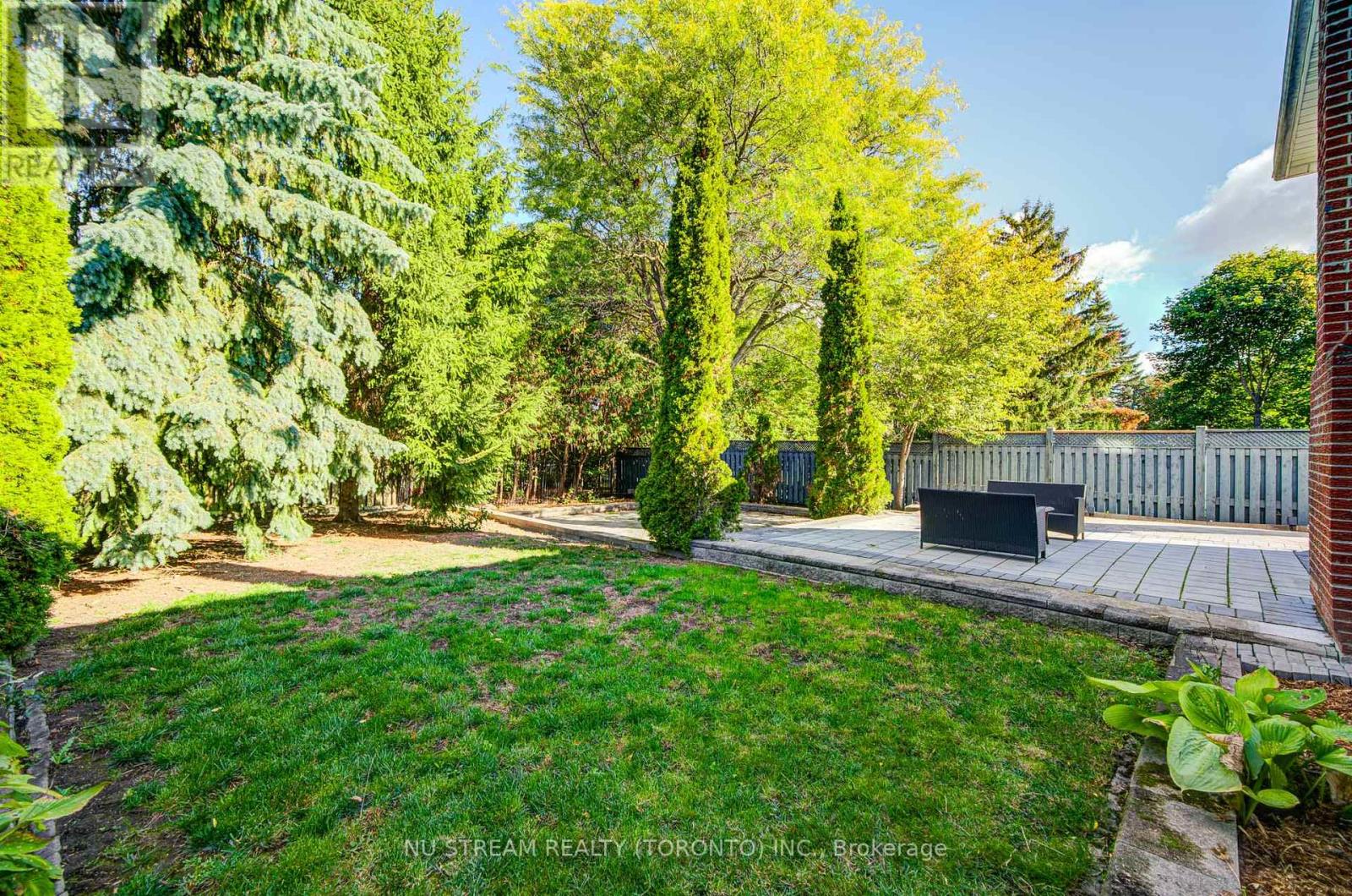 8 Hemingway Crescent, Markham, Ontario  L3R 2A4 - Photo 35 - N12453307
