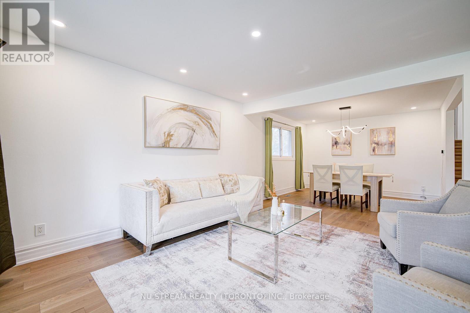 8 Hemingway Crescent, Markham, Ontario  L3R 2A4 - Photo 4 - N12453307