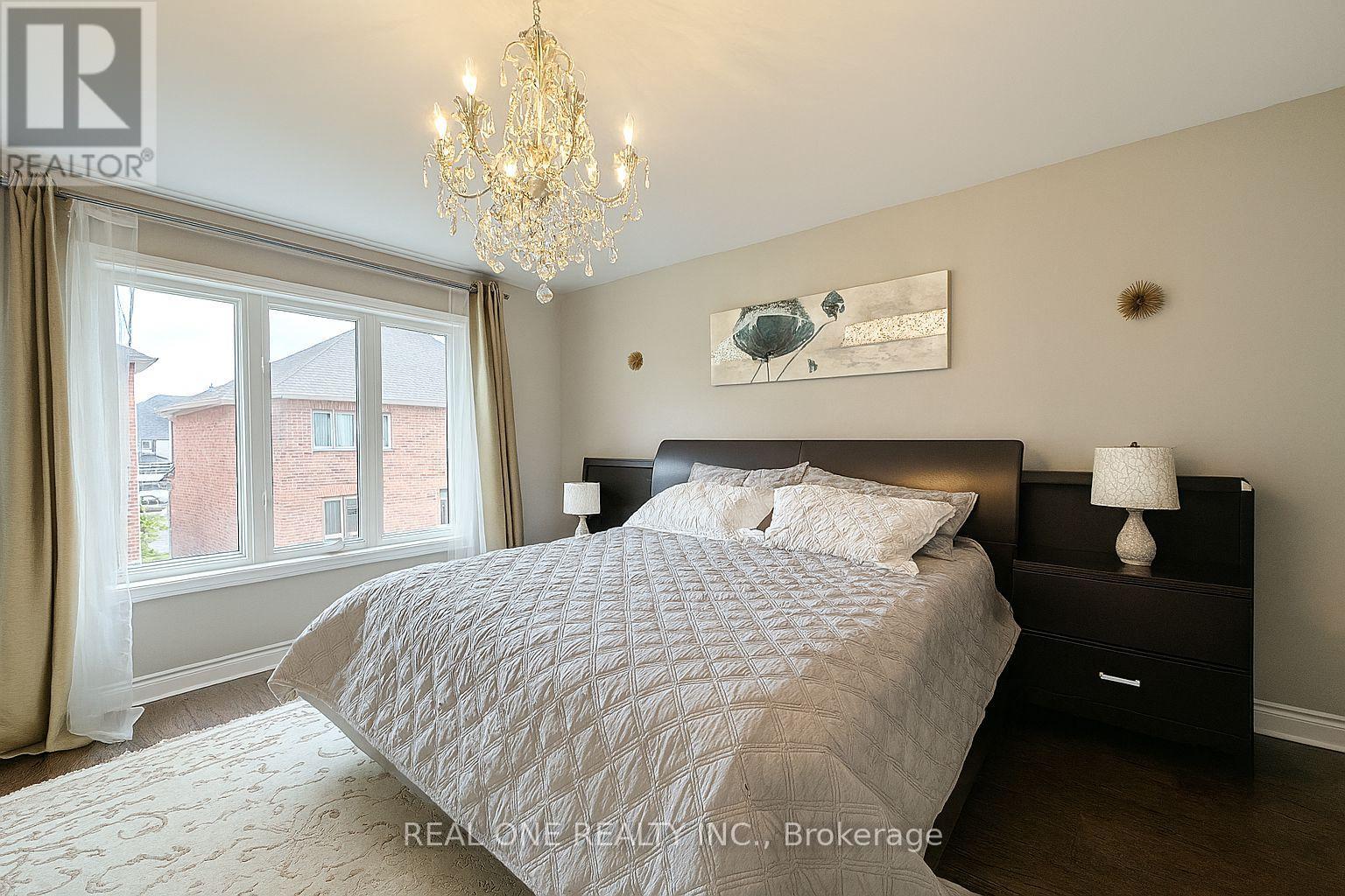 998 Wilbur Pipher Circle, Newmarket, Ontario  L3X 0G5 - Photo 18 - N12453312