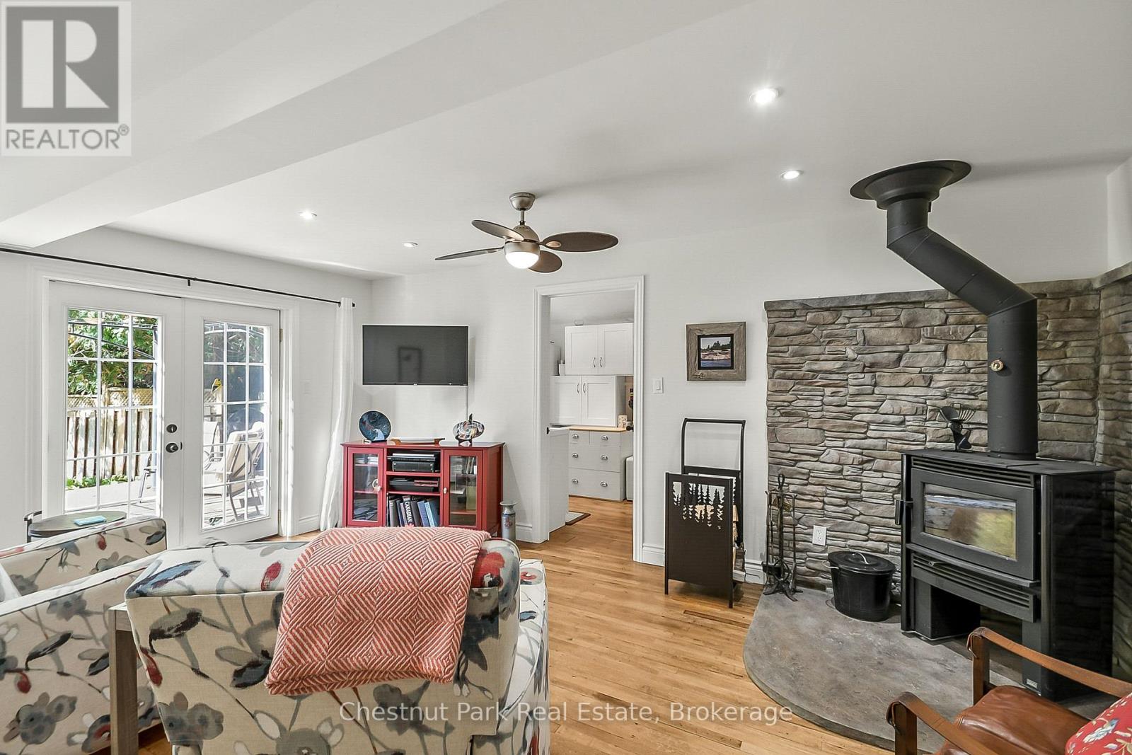 1226 Milford Bay Road, Muskoka Lakes, Ontario  P0B 1E0 - Photo 13 - X12453327